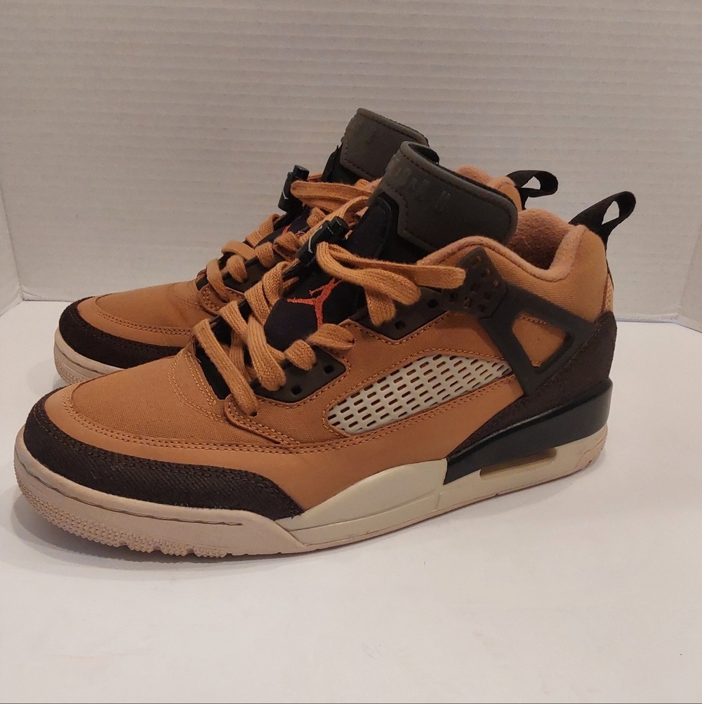 JORDAN SPIZIKE LOW FLAX 7.5M/9W LIKE NEW PRE-OWNED